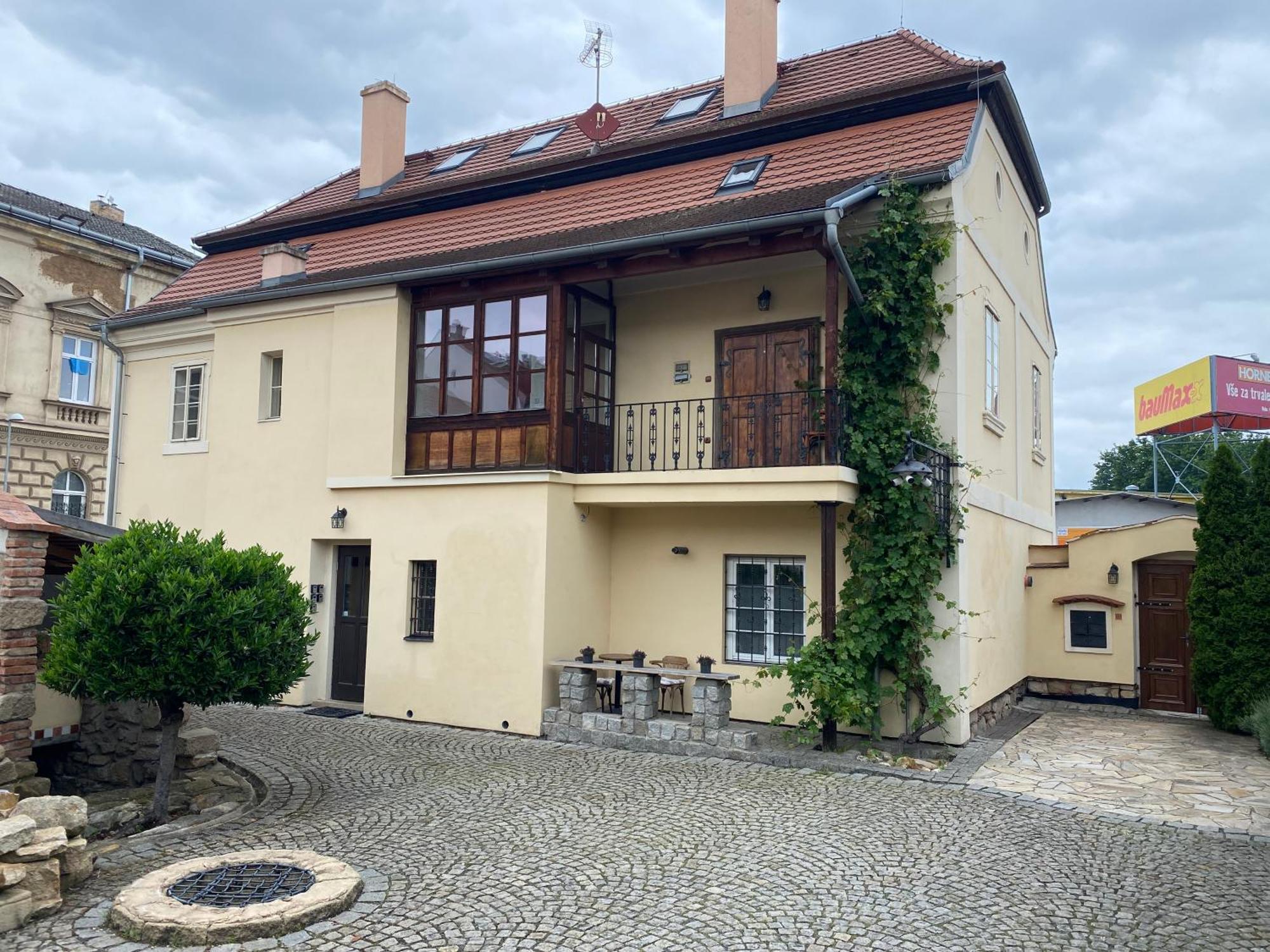 Galerie Vila Lucia 5 -Loft Apartman Plzen Exterior photo